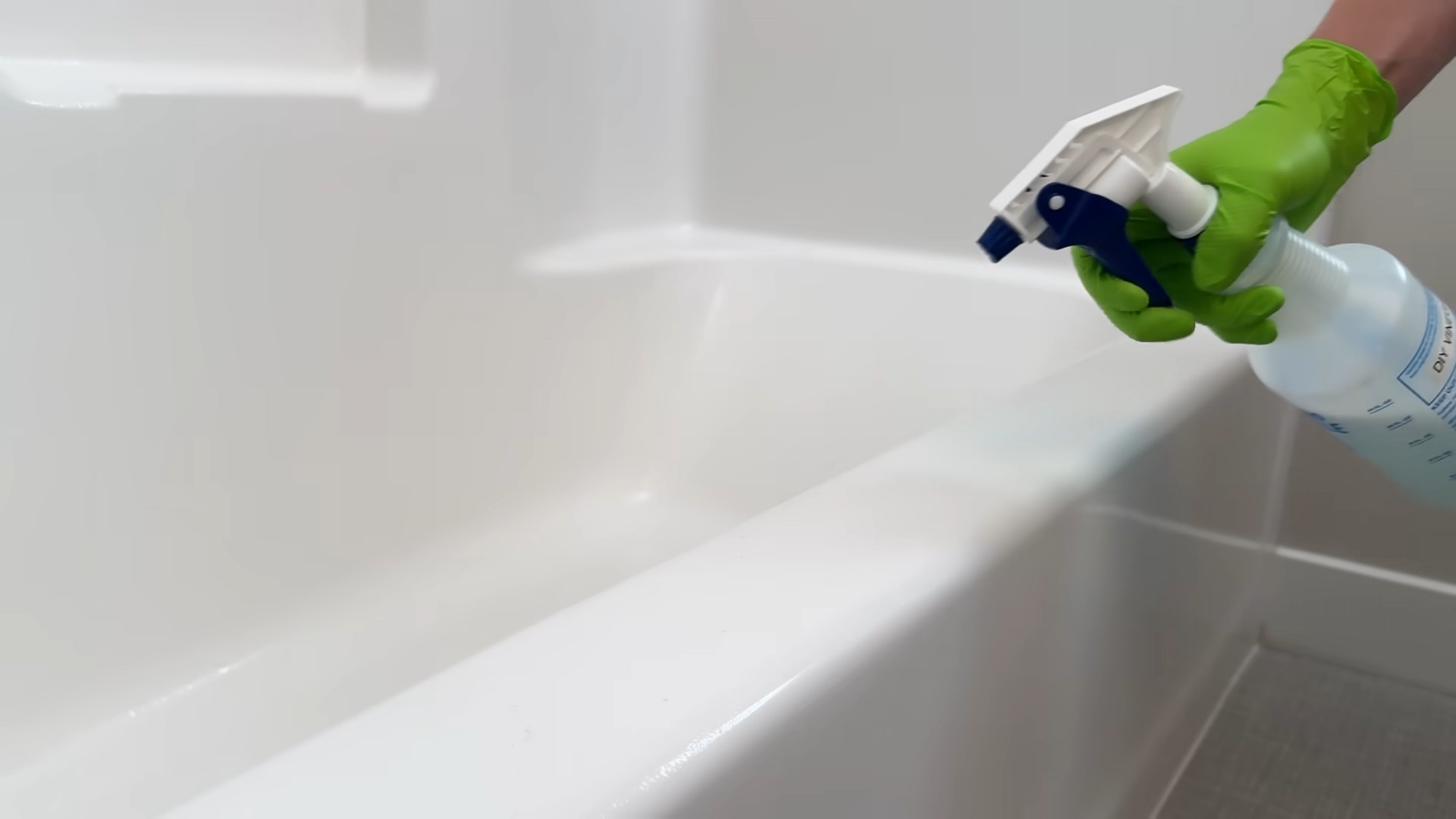 Dusche Badewanne richtig reinigen